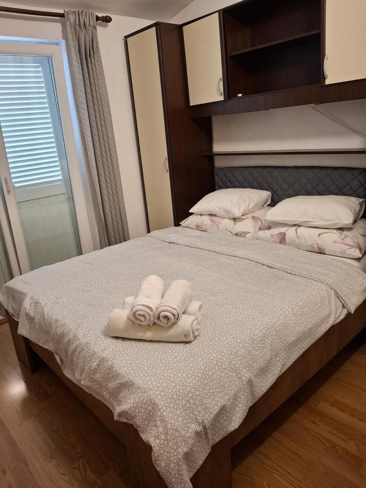 Rooms Katica B&B ราบ ภายนอก รูปภาพ